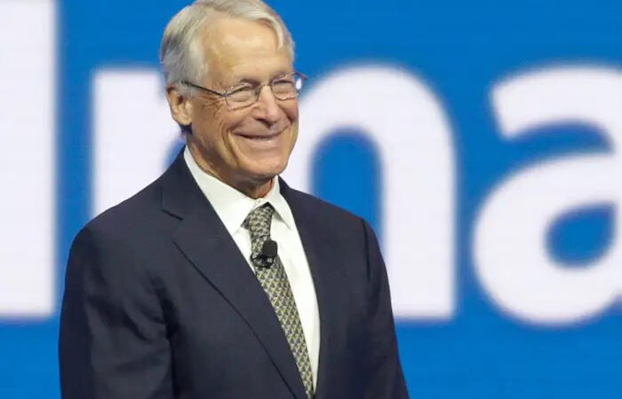 Rob Walton Net Worth 2026: A Simple Look at the Walmart Heir’s Huge Fortune
